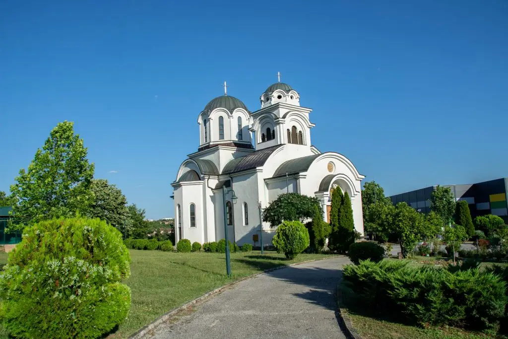 Храм Благовести Пресвете Богородице у Рајковцу